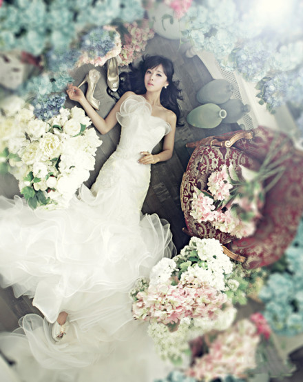 穿婚纱的女孩简笔画_婚纱女孩简笔画(2)