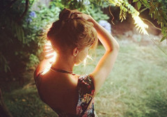 ɢ��С������Ů������ͼƬ_ɢ��������С����