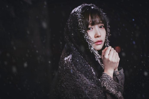 ˸